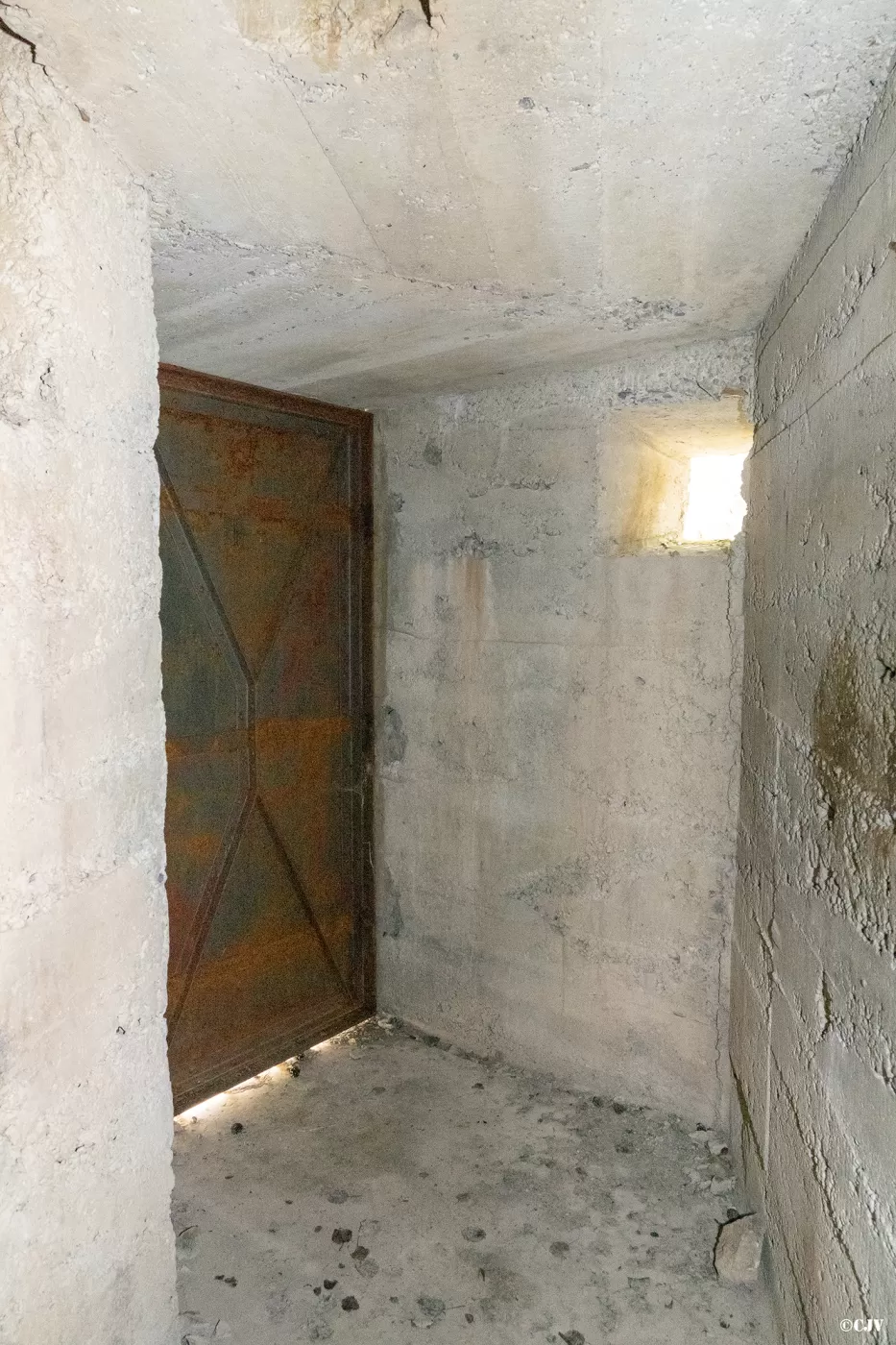 Ligne Maginot - LA LAME (QUARTIER VACHETTE - 91° BCA) - (PC de Quartier) - Entrée gauche
La porte - Lia VERMEULEN