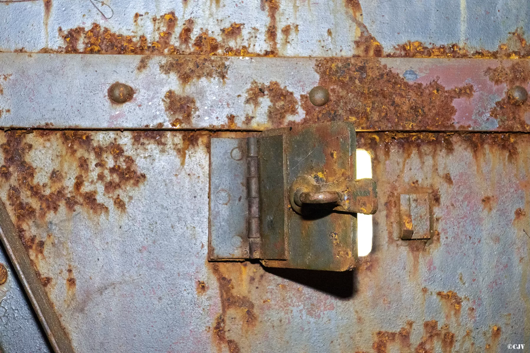 Ligne Maginot - LA LAME (QUARTIER VACHETTE - 91° BCA) - (PC de Quartier) - Entrée gauche
Détail de la porte - Lia VERMEULEN