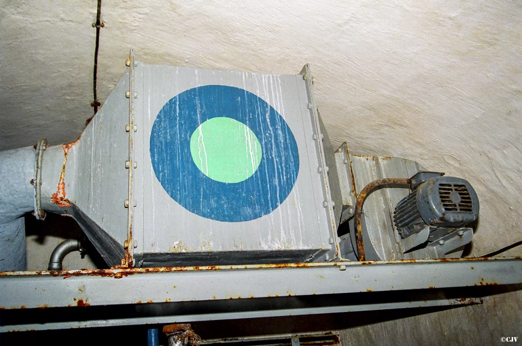 Ligne Maginot - LA LAME (QUARTIER VACHETTE - 91° BCA) - (PC de Quartier) - En dessus du moteur
Le traitement d'air - Lia VERMEULEN