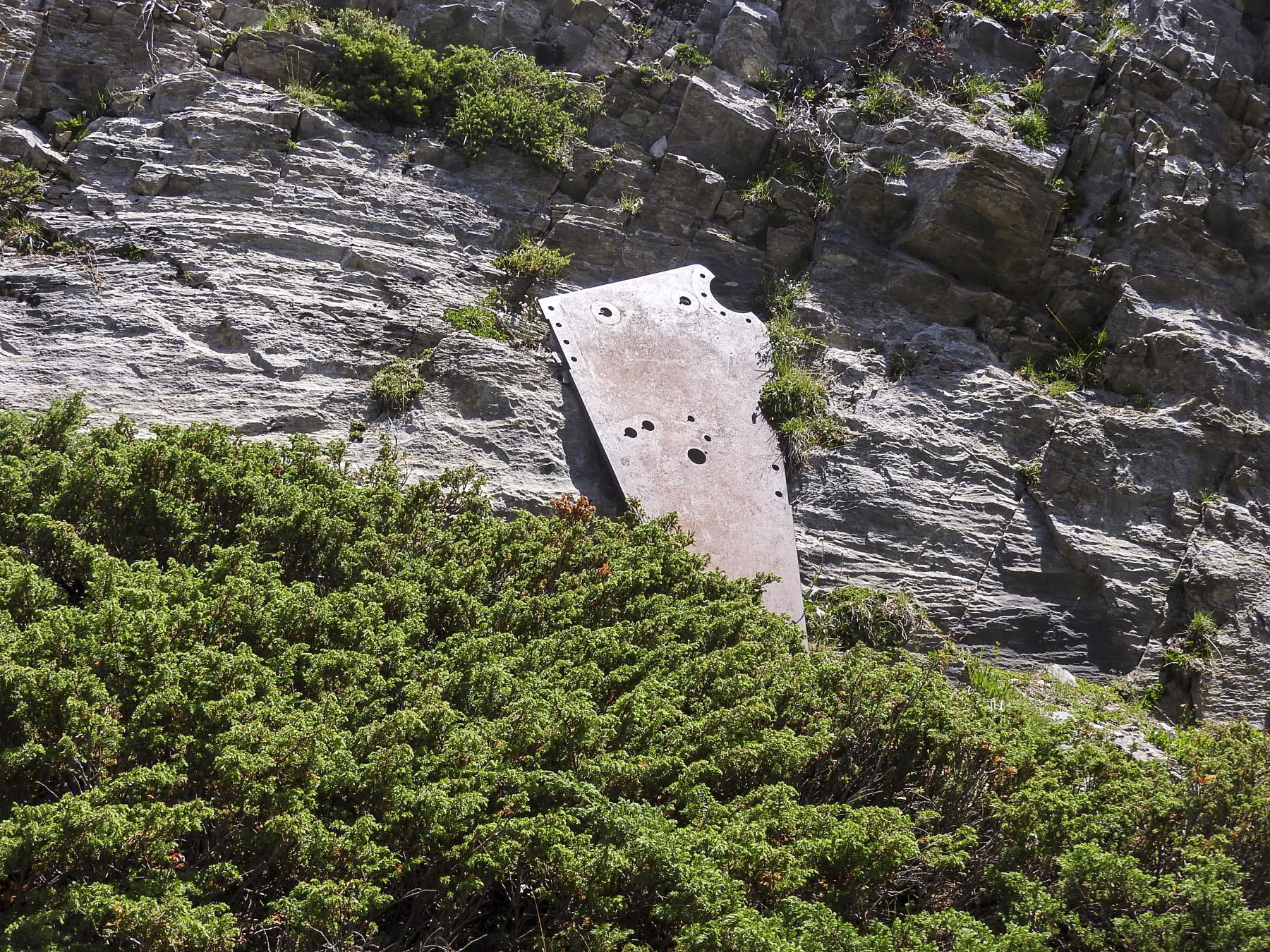 Ligne Maginot - LA LAUZETTE CENTRE (3° BIE / 154° RAP) - (Position d'artillerie préparée) - Une plaque métallique ayant servi de couverture à l'observatoire ? - STENGER Mathieu