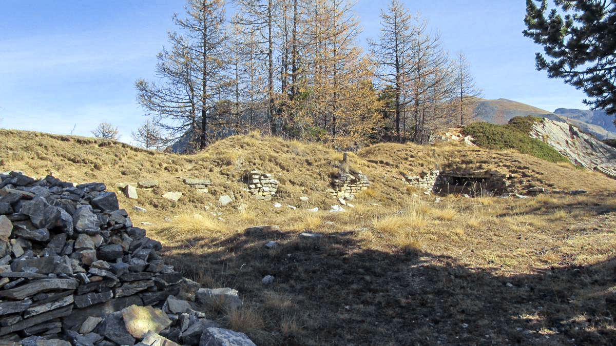 Ligne Maginot - LA LAUZETTE NORD (3° BIE / 154° RAP) - (Position d'artillerie préparée) - Emplacement des canons face aux Aittes et à la vallée de la Cerveyrette - Jean Berthier