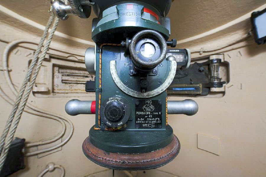 Ligne Maginot - Petit ouvrage d'infanterie A5 - BOIS du FOUR - Cloche VDP
Le périscope type N en place dans la cloche