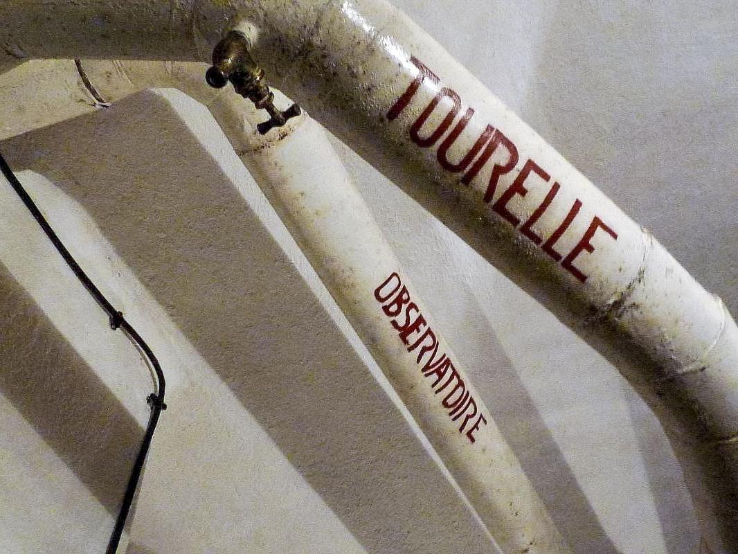 Ligne Maginot - BOIS DU FOUR - A5 - (Ouvrage d'infanterie) - Tourelle de mitrailleuses
Tubes acoustiques