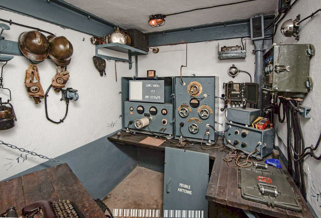 Ligne Maginot - BOIS DU FOUR - A5 - (Ouvrage d'infanterie) - Le poste émetteur récepteur de TSF