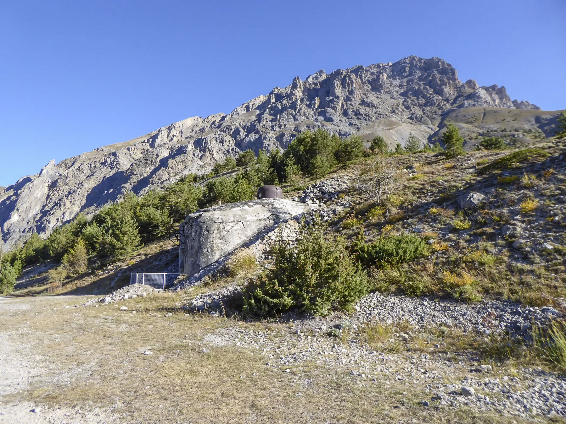 Ligne Maginot - SAINT OURS HAUT (SOH) - (Ouvrage d'artillerie) - Bloc 1 
L'entrée mixte - ELLENA Daniel - CUNY Philippe