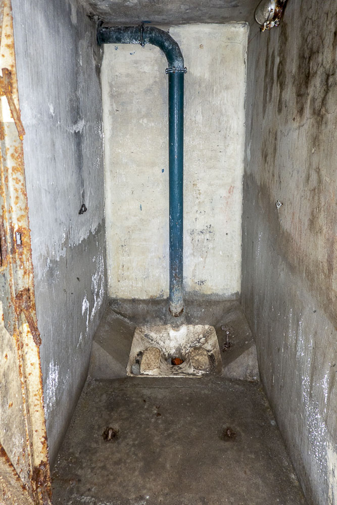 Ligne Maginot - SAINT OURS HAUT (SOH) - (Ouvrage d'artillerie) - Bloc 1
Etage inférieur. 
Latrines