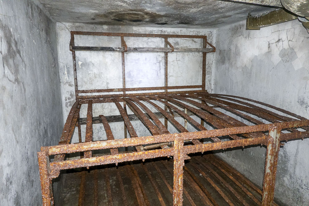 Ligne Maginot - SAINT OURS HAUT (SOH) - (Ouvrage d'artillerie) - Bloc 1
Etage inférieur. 
Chambre pour 6 hommes