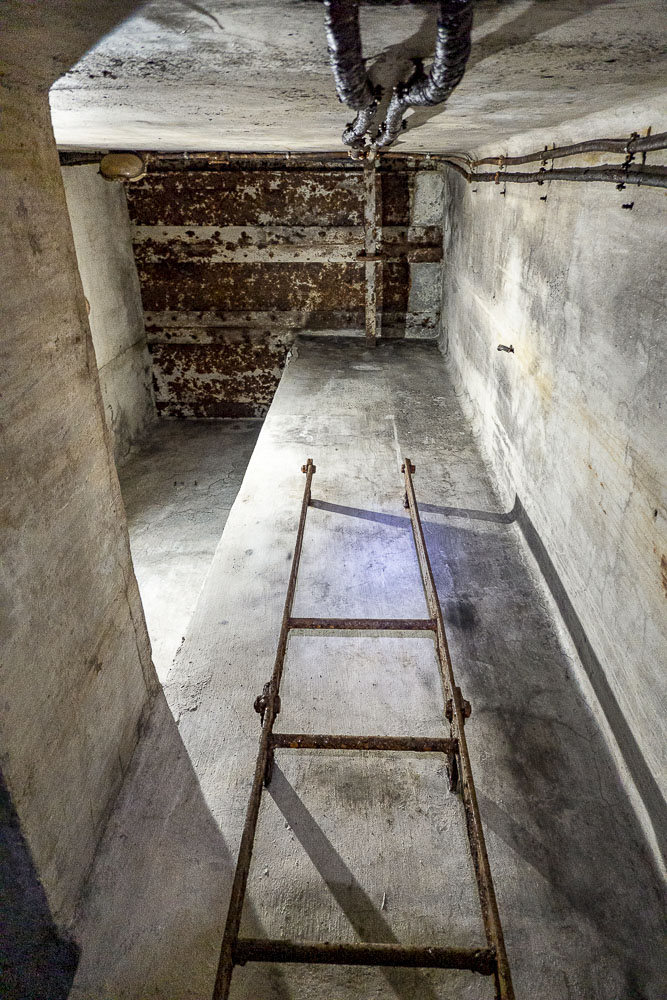Ligne Maginot - SAINT OURS HAUT (SOH) - (Ouvrage d'artillerie) - Bloc 1
Puits d'accès depuis l'étage inférieur vers l'étage supérieur avec la cloche LG et la caponnière