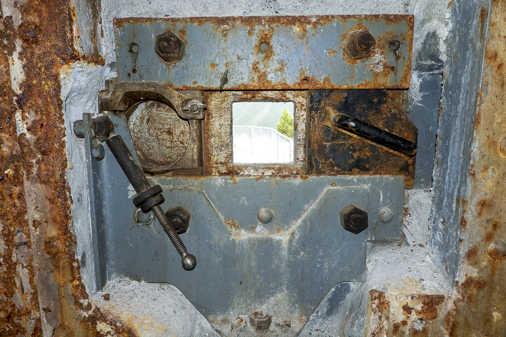 Ligne Maginot - SAINT OURS HAUT (SOH) - (Ouvrage d'artillerie) - Bloc 1
Créneau FM de la caponnière de défense rapprochée