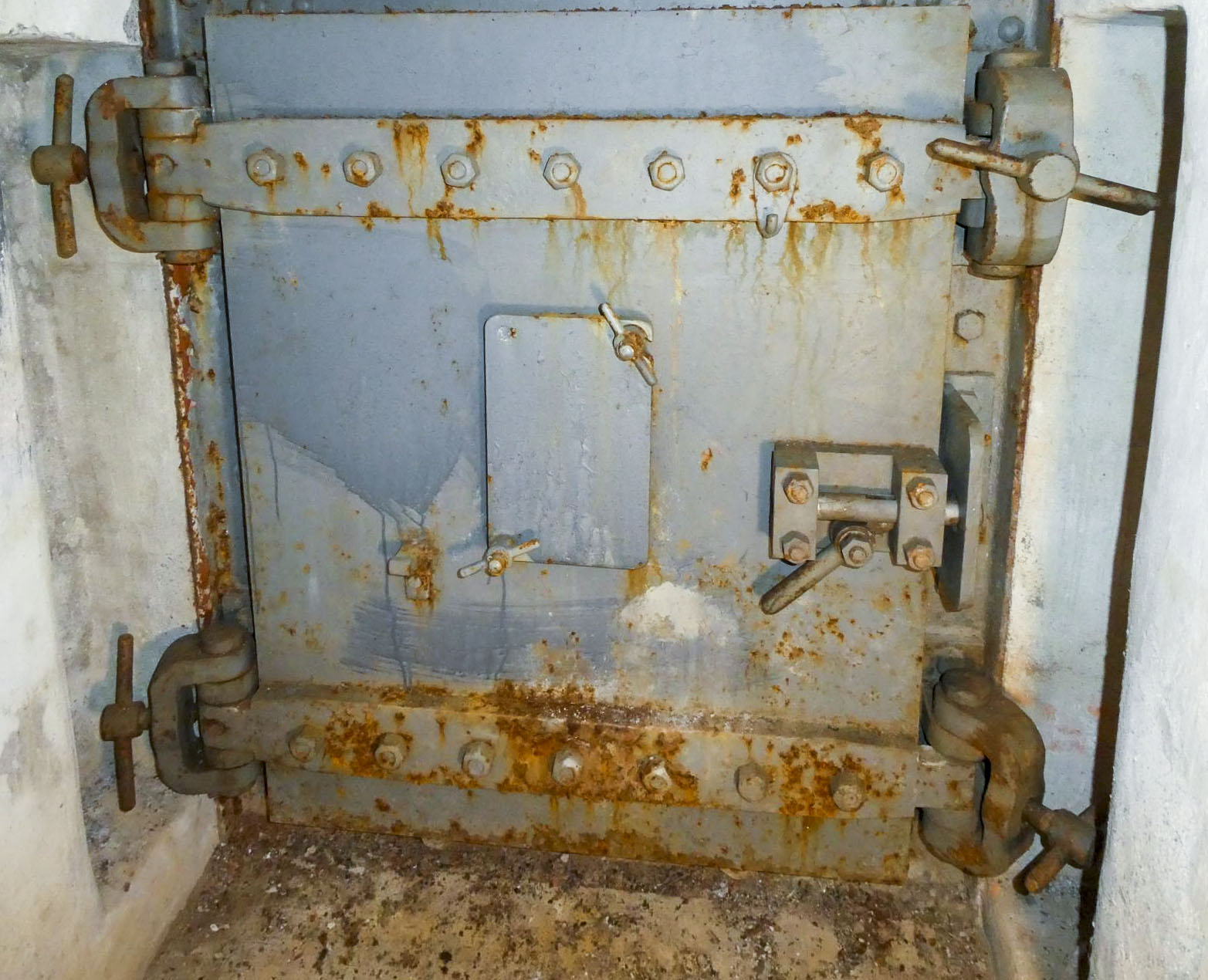 Ligne Maginot - SAINT OURS HAUT (SOH) - (Ouvrage d'artillerie) - Bloc 2  
Issue de secours
