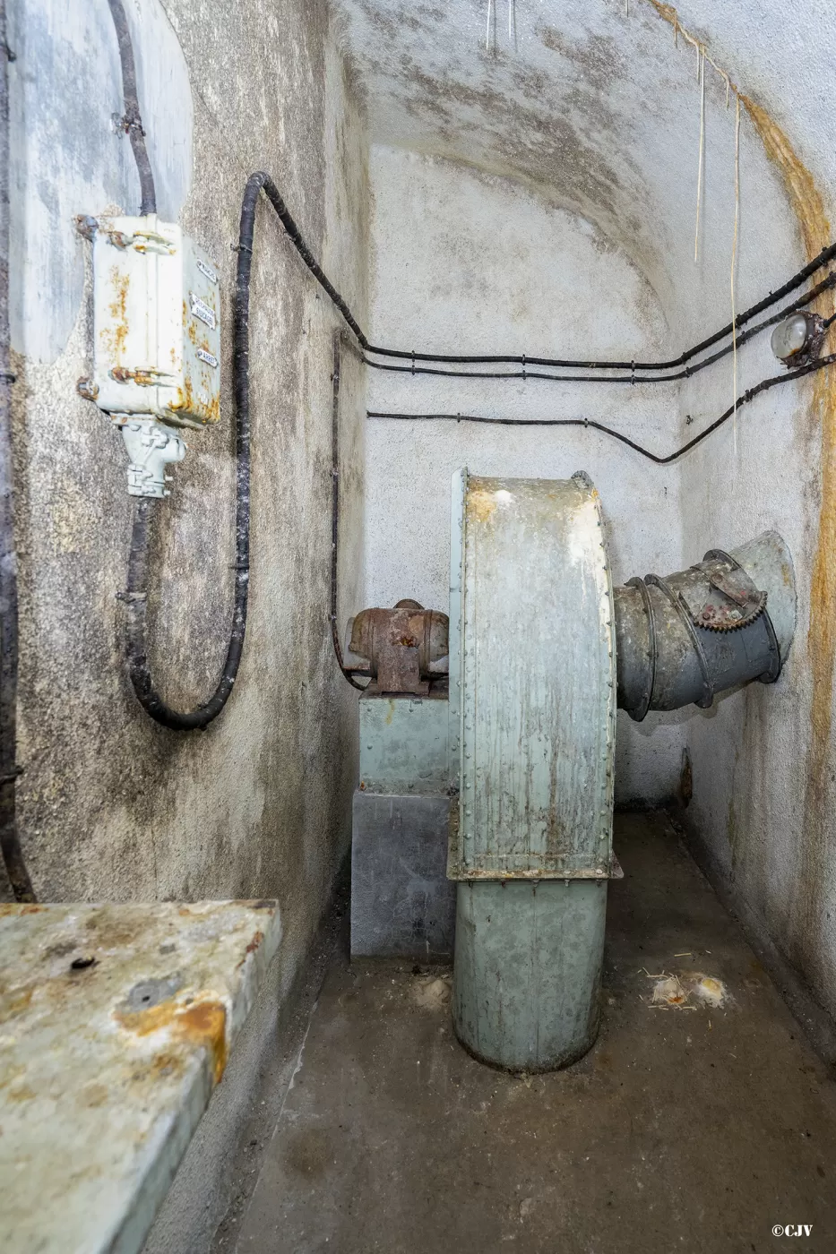 Ligne Maginot - SAINT OURS HAUT (SOH) - (Ouvrage d'artillerie) - Bloc 2
Ventilation - Lia VERMEULEN