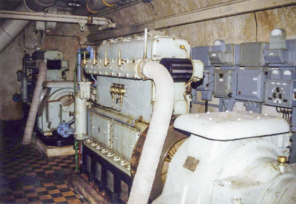Ligne Maginot - SAINT OURS HAUT (SOH) - (Ouvrage d'artillerie) - L'usine électrique de l'ouvrage avec ses deux groupes électrogènes à moteurs Renault de 77 CV