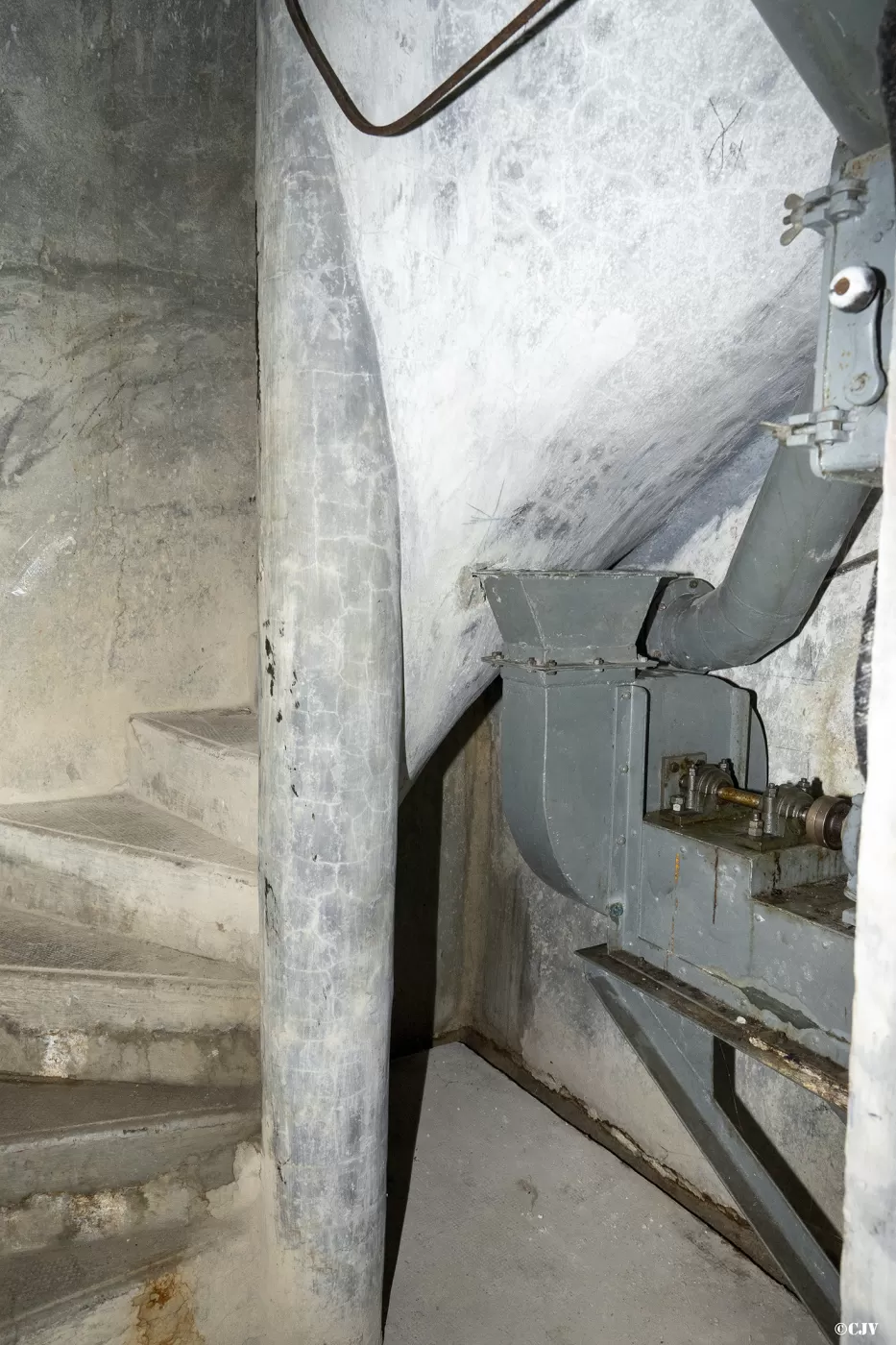 Ligne Maginot - SAINT OURS HAUT (SOH) - (Ouvrage d'artillerie) - Bloc 4
La ventilation - Lia VERMEULEN