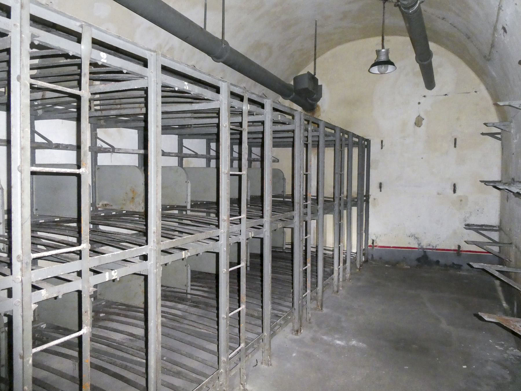 Ligne Maginot - SAINT OURS HAUT (SOH) - (Ouvrage d'artillerie) - Casernement
Chambrée pour la troupe