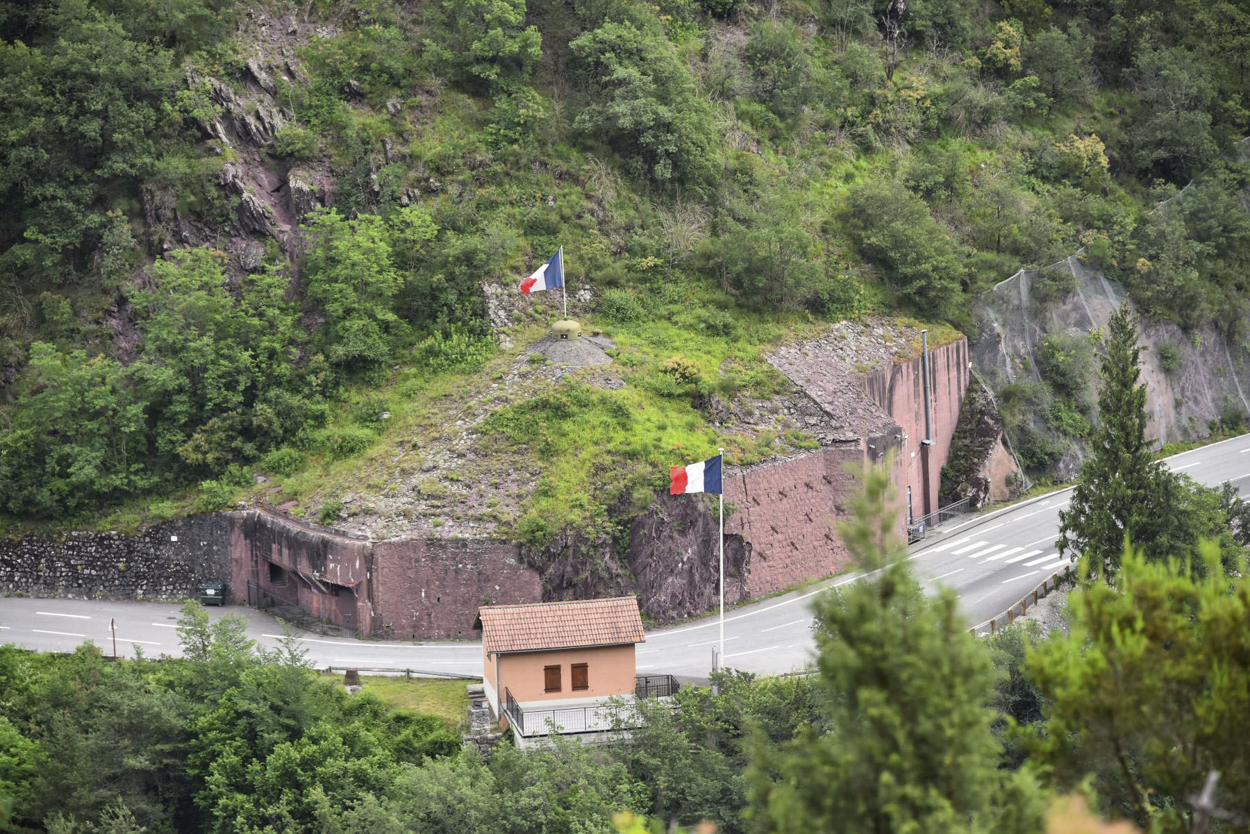Ligne Maginot - FRESSINEA (FA) - (Ouvrage d'infanterie) - L'ouvrage vu depuis le sentier d'Abeliera - Jean FERAUD
