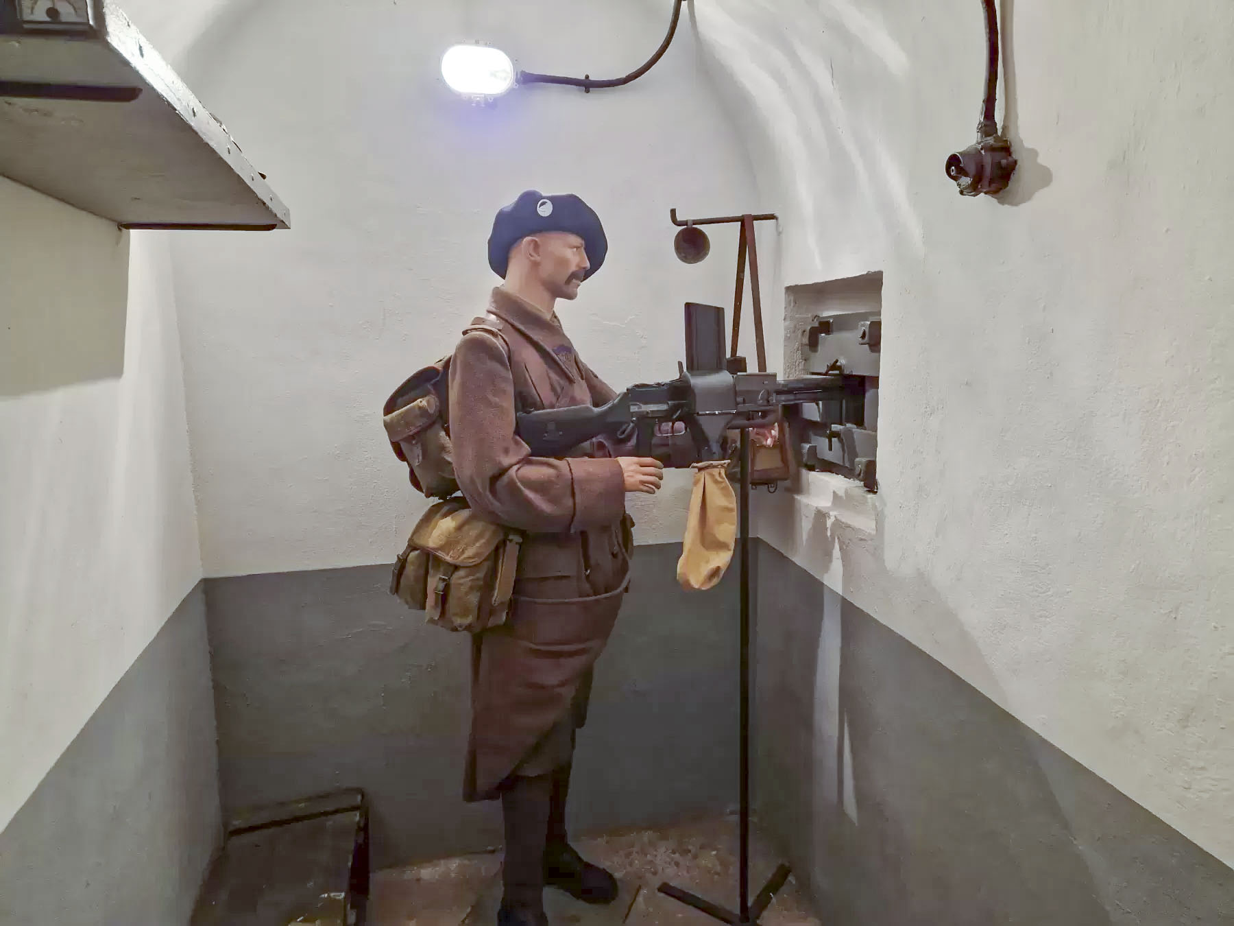 Ligne Maginot - FRESSINEA (FA) - (Ouvrage d'infanterie) - Le créneau FM de défense intérieur - ELLENA Daniel - CUNY Philippe