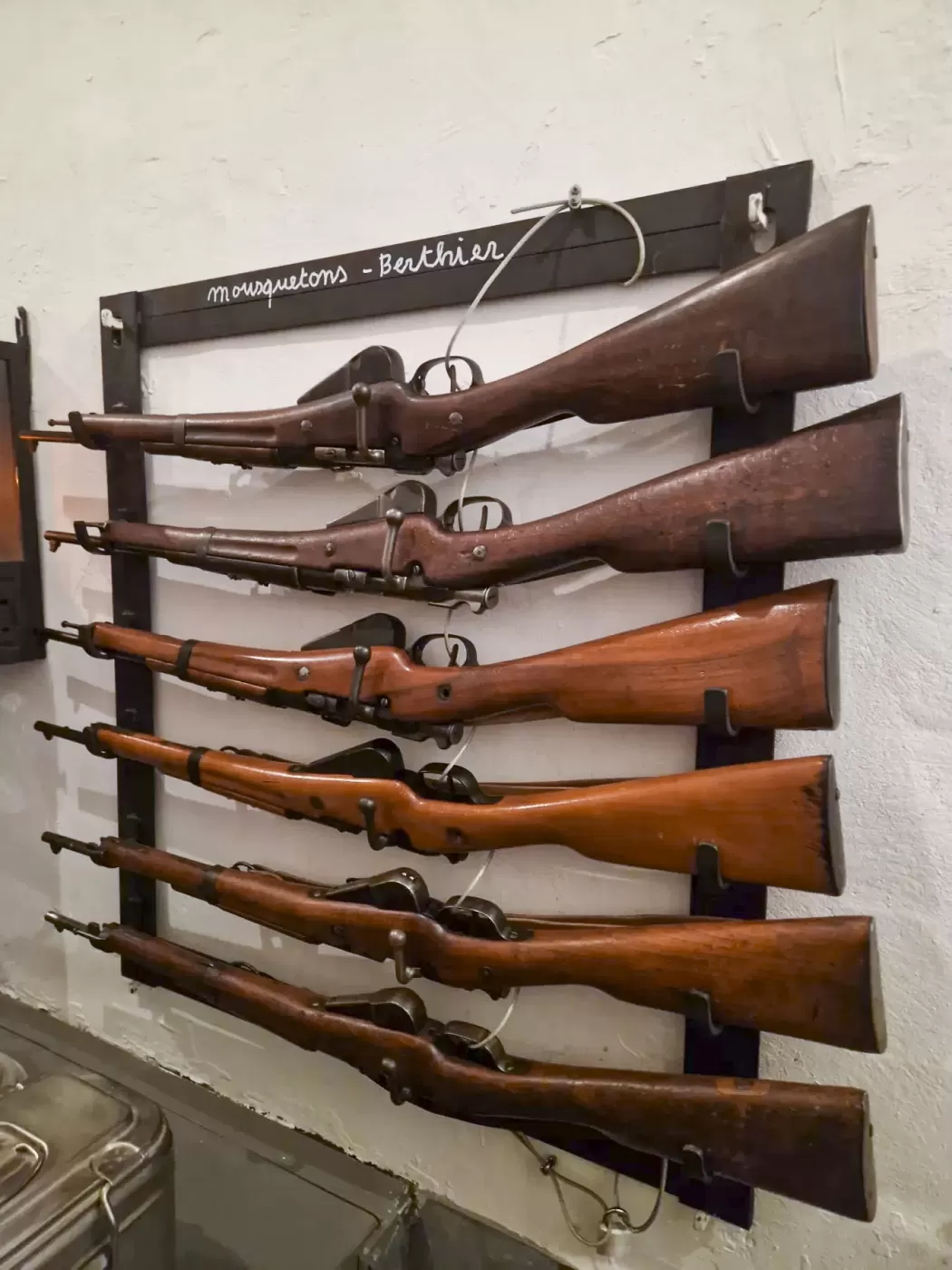 Ligne Maginot - FRESSINEA (FA) - (Ouvrage d'infanterie) - Mousquetons 'Berthier'
Fusils réglementaires dans les ouvrages.  - ELLENA Daniel - CUNY Philippe