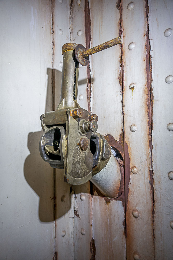 Ligne Maginot - LES AITTES - (Ouvrage d'infanterie) - Bloc 1
Goulotte pour grenades - Michel Teiten