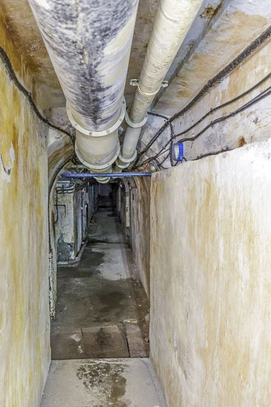 Ligne Maginot - LES AITTES - (Ouvrage d'infanterie) - Galerie principale juste aprés l'entrée