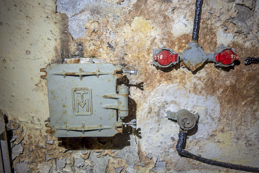 Ligne Maginot - LES AITTES - (Ouvrage d'infanterie) - Dans le local TSF - Michel Teiten