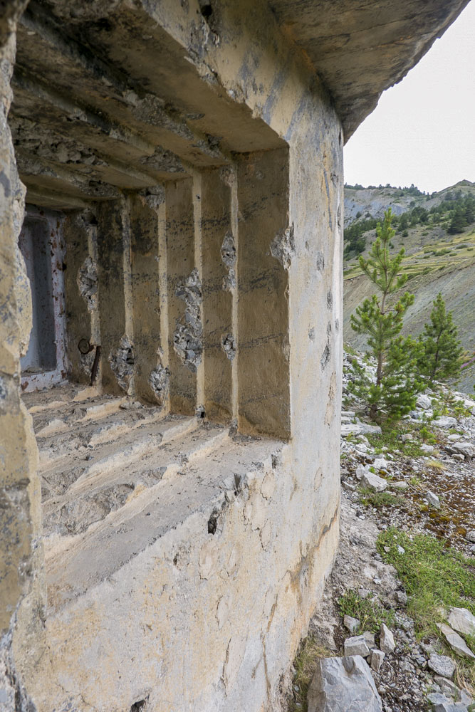 Ligne Maginot - LES AITTES - (Ouvrage d'infanterie) - Bloc 4 
Créneau JM / AM vu depuis la sortie de secours  - Michel Teiten