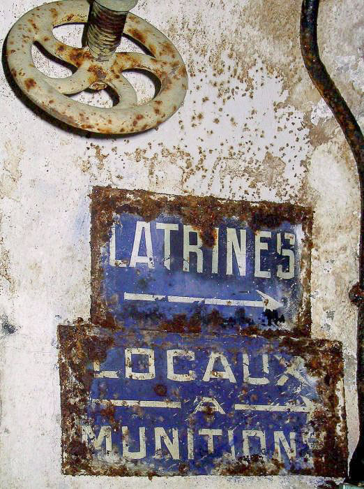 Ligne Maginot - LES AITTES - (Ouvrage d'infanterie) - Direction caserne et les magasins