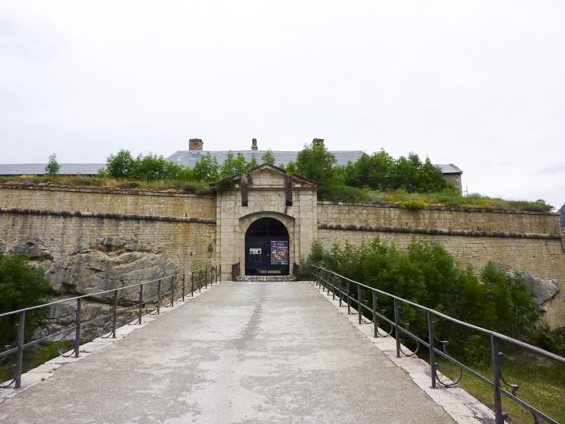 Ligne Maginot - LES TROIS-TETES - (Casernement) - L'entrée est - ELLENA Daniel - CUNY Philippe