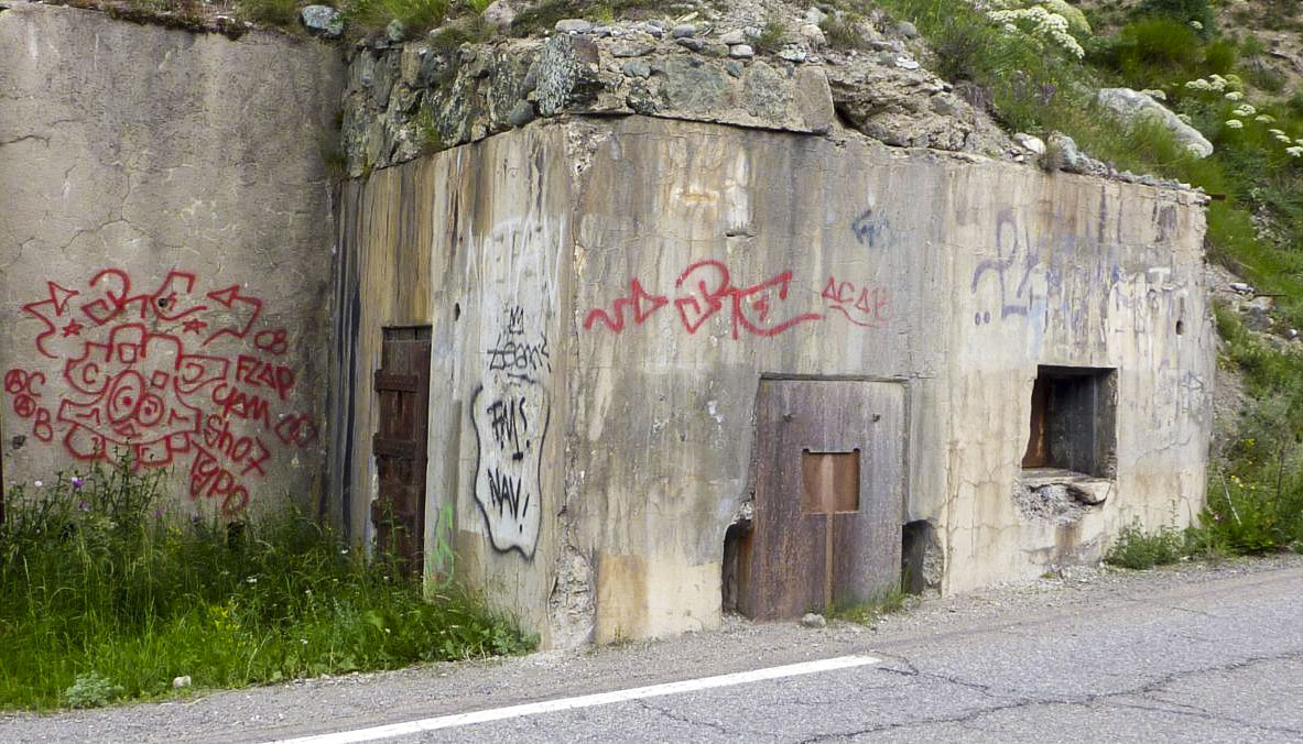 Ligne Maginot - MONTGENEVRE (BARRAGE RAPIDE) - (Blockhaus pour arme infanterie) - Vue extérieure