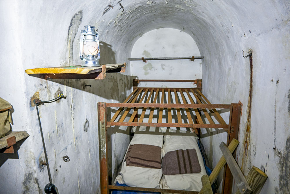 Ligne Maginot - MONTGENEVRE (BARRAGE RAPIDE) - (Blockhaus pour arme infanterie) - Chambre de repos à l'arrière du blockhaus - Michel Teiten