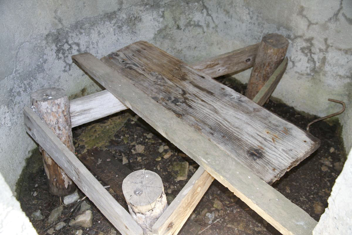 Ligne Maginot - OMBILIC NORD 2 - (Blockhaus pour arme infanterie) - Les restes de la plate-forme pour la mitrailleuse