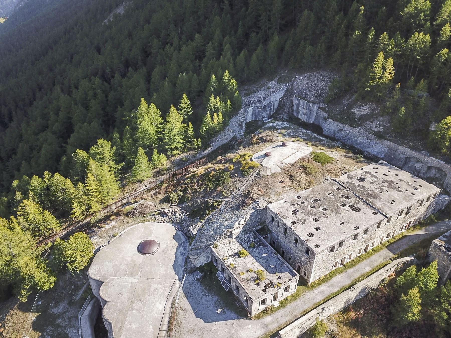 Ligne Maginot - ROCHE LA CROIX (CASERNEMENT AVANCé DE ) - (Casernement) -  - ELLENA Daniel - CUNY Philippe
