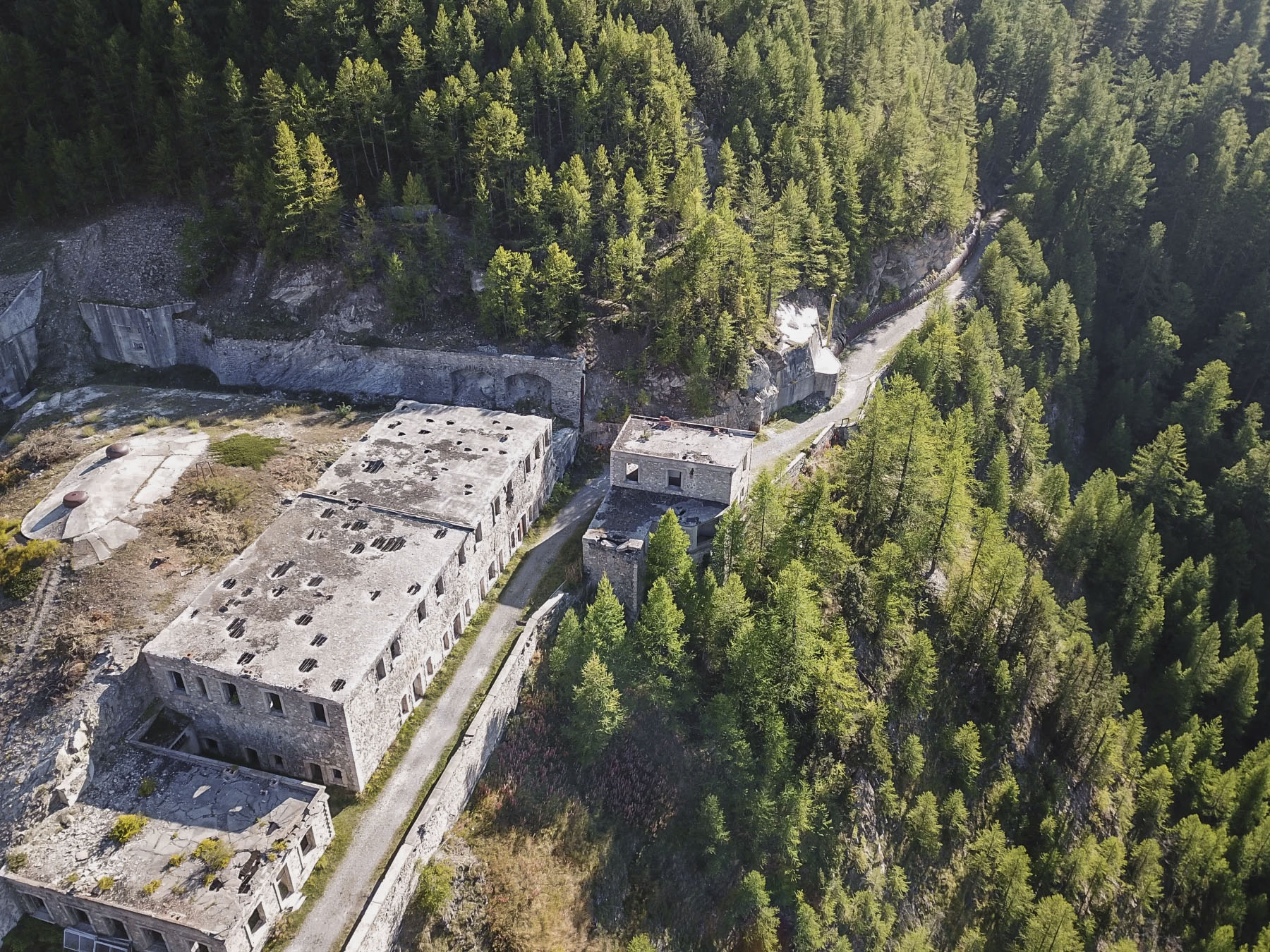 Ligne Maginot - ROCHE LA CROIX (CASERNEMENT AVANCé DE ) - (Casernement) -  - ELLENA Daniel - CUNY Philippe