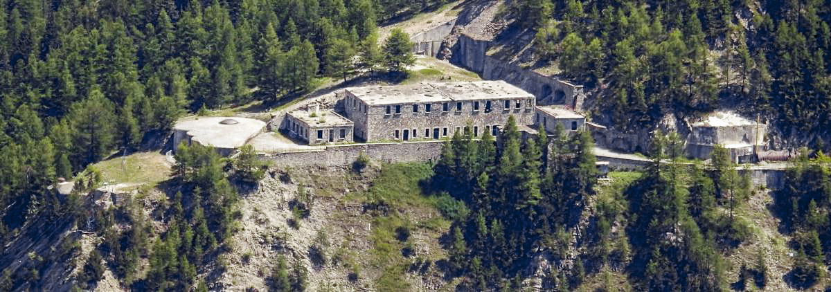 Ligne Maginot - ROCHE LA CROIX (RLC) - (Ouvrage d'artillerie) - L'ensemble de l'ouvrage vu de la Tête de Platasse