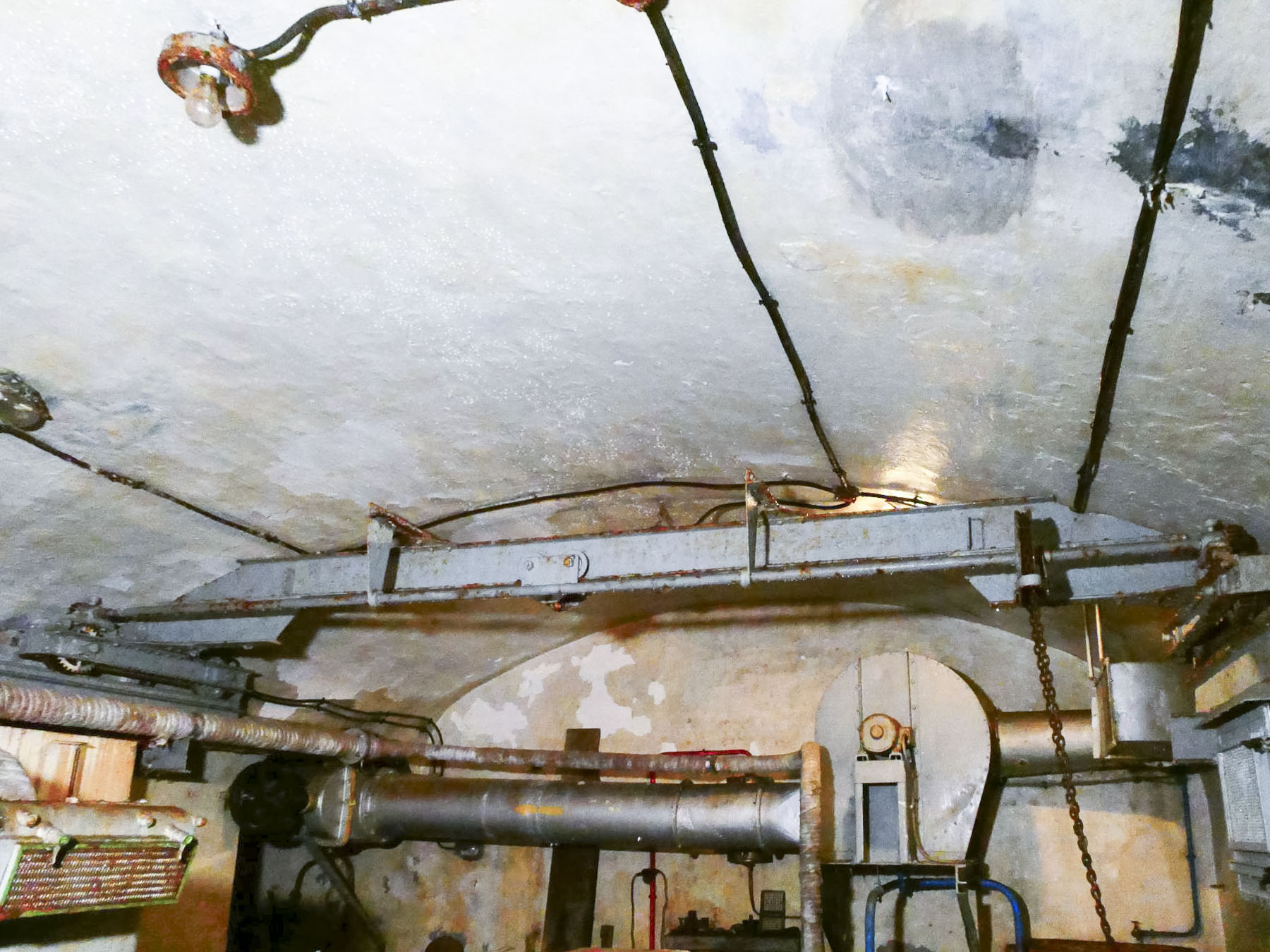Ligne Maginot - ROCHE LA CROIX (RLC) - (Ouvrage d'artillerie) - Usine électrique
Pont roulant pour l'entretien des moteurs