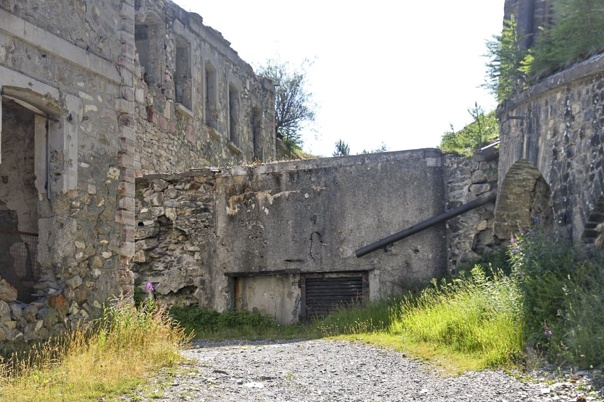 Ligne Maginot - ROCHE LA CROIX (RLC) - (Ouvrage d'artillerie) - Bloc 7
Cheminée et issue de secours