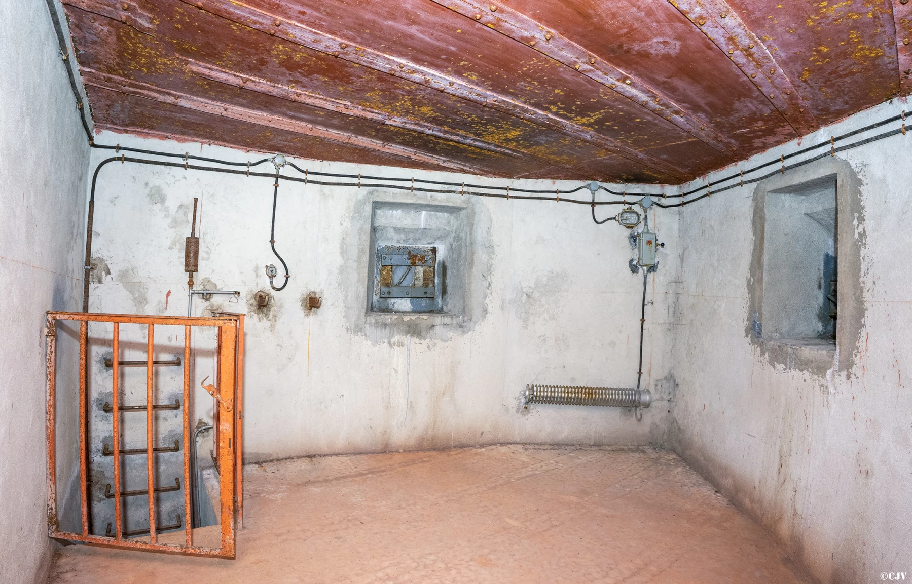 Ligne Maginot - ROCHE LA CROIX (RLC) - (Ouvrage d'artillerie) - Bloc 6
Etage supérieur, partie Ouest - Lia VERMEULEN