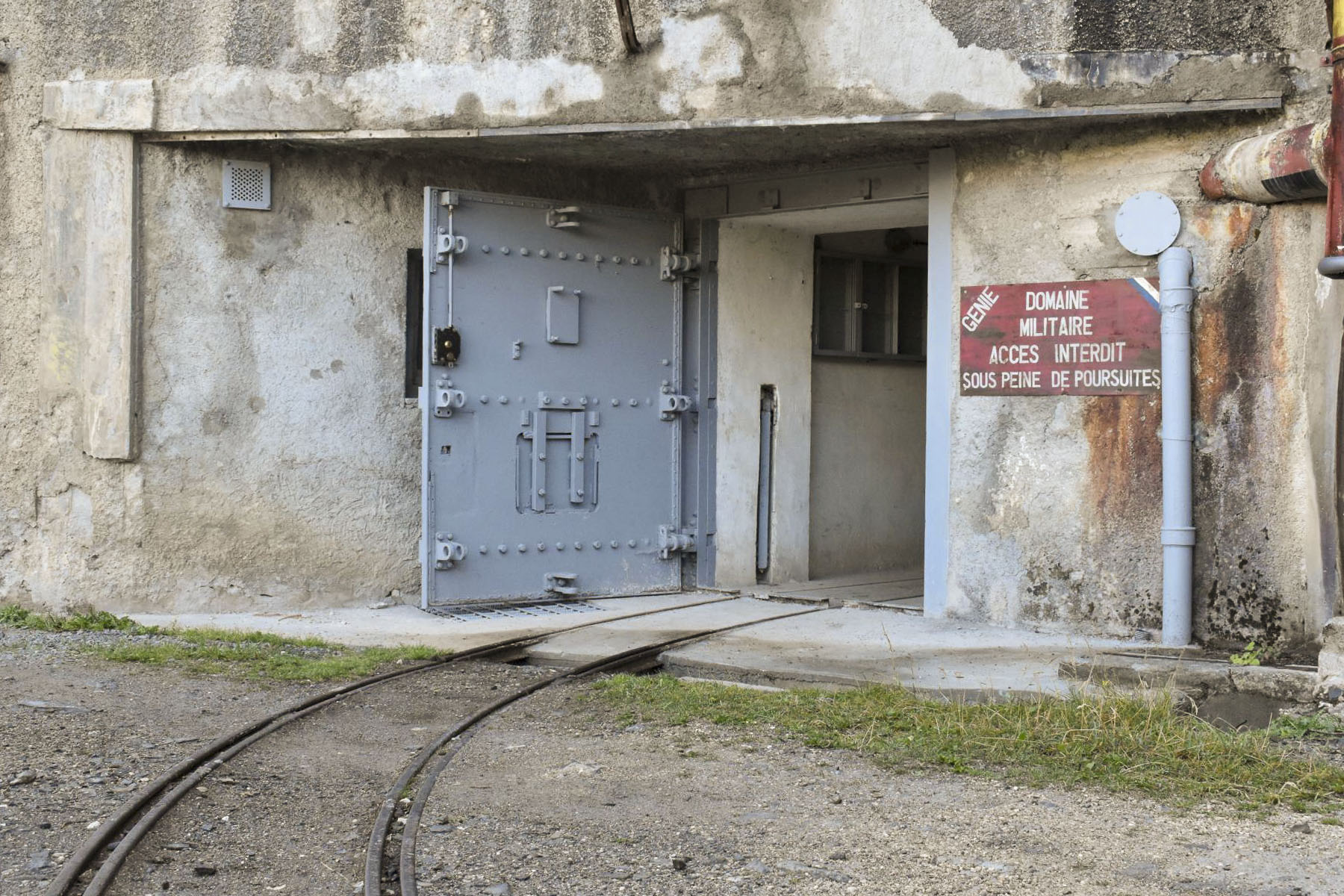 Ligne Maginot - ROCHE LA CROIX (RLC) - (Ouvrage d'artillerie) - Bloc 1
Entrée réduite et la voie de 60
