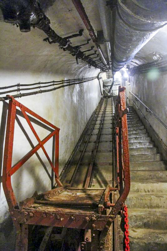 Ligne Maginot - ROCHE LA CROIX (RLC) - (Ouvrage d'artillerie) - Bloc 1
Le plan incliné pris du bas