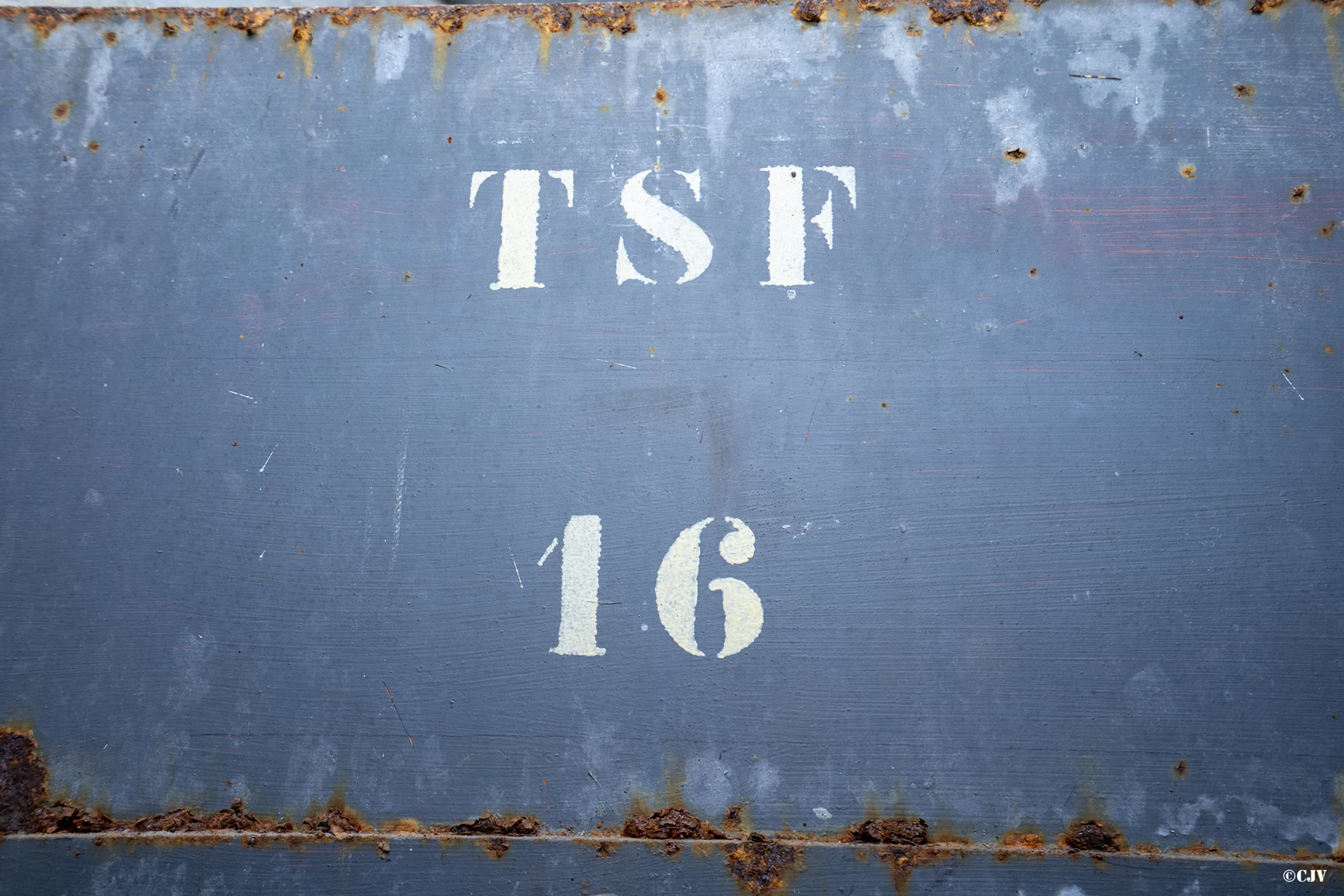 Ligne Maginot - ROCHE LA CROIX (RLC) - (Ouvrage d'artillerie) - Bloc 1
Couloir haut
Le local TSF - Lia VERMEULEN