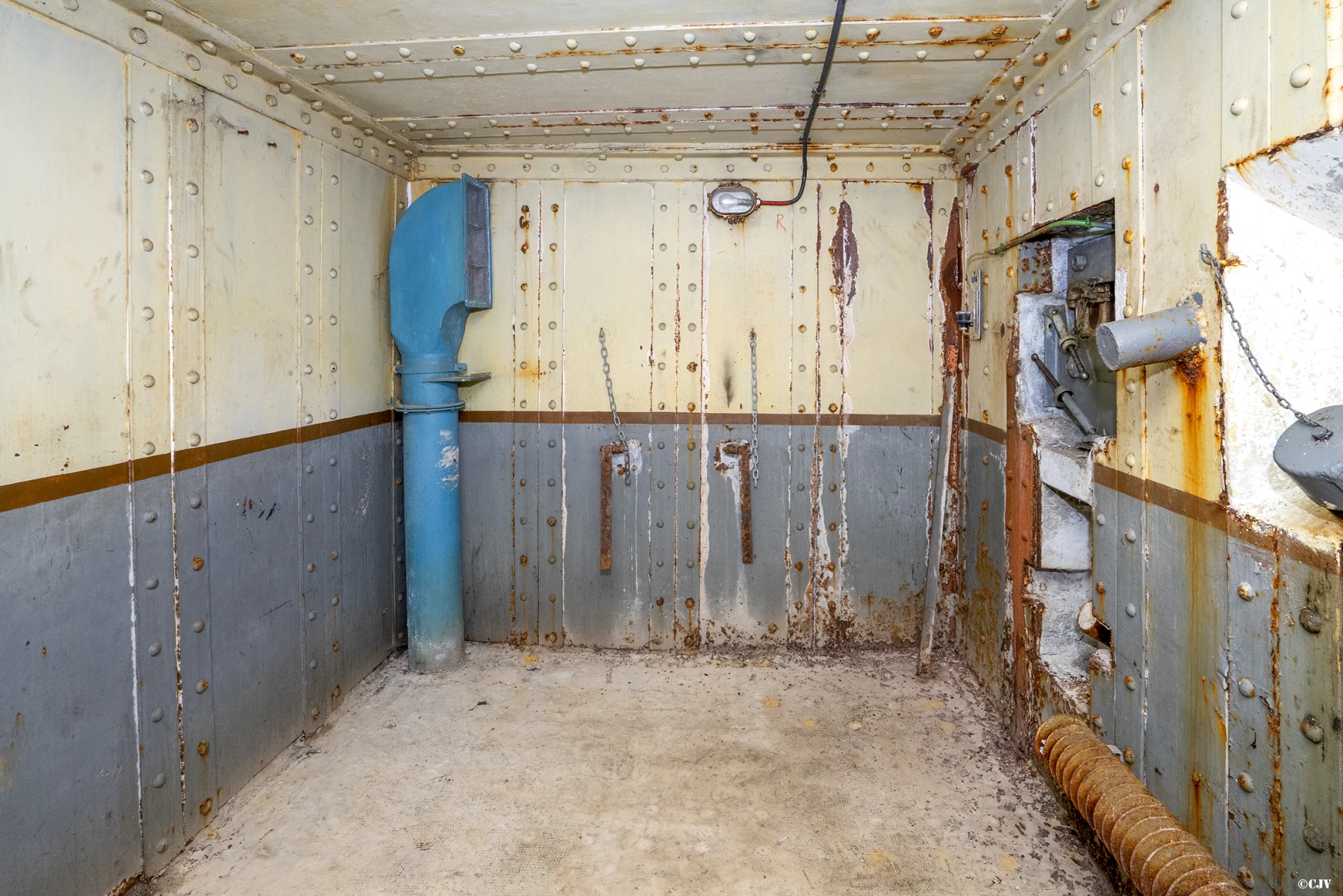 Ligne Maginot - ROCHE LA CROIX (RLC) - (Ouvrage d'artillerie) - Bloc 2
La chambre de tir - Lia VERMEULEN