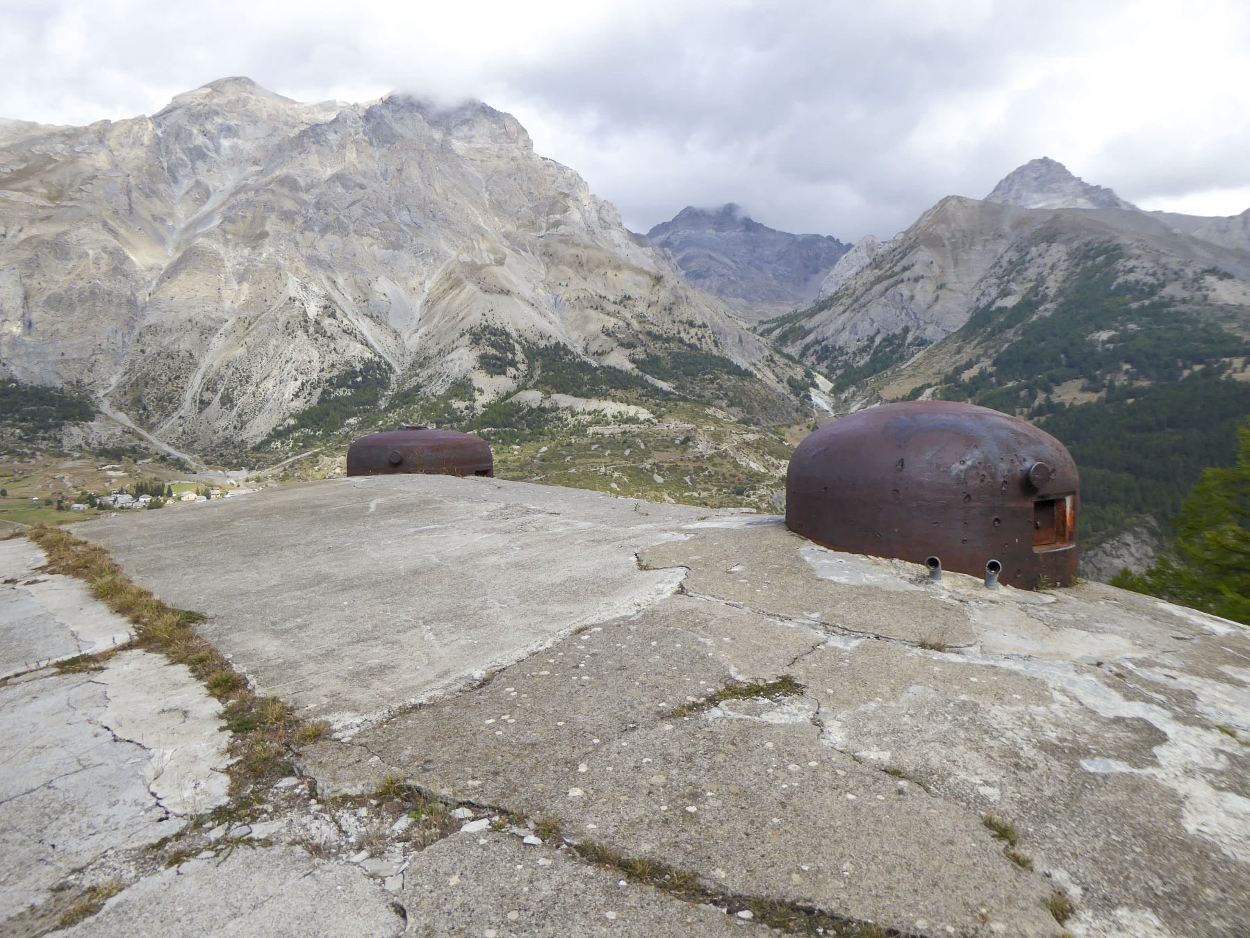 Ligne Maginot - ROCHE LA CROIX (RLC) - (Ouvrage d'artillerie) - Bloc 4
La cloche GFM et VDP - ELLENA Daniel - CUNY Philippe