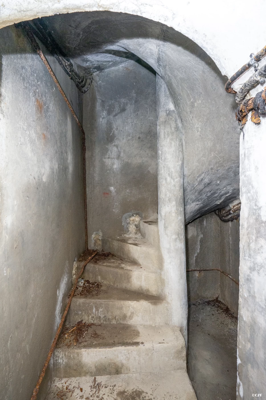 Ligne Maginot - ROCHE LA CROIX (RLC) - (Ouvrage d'artillerie) - Bloc 4
Escalier d'accès au bloc. - Lia VERMEULEN