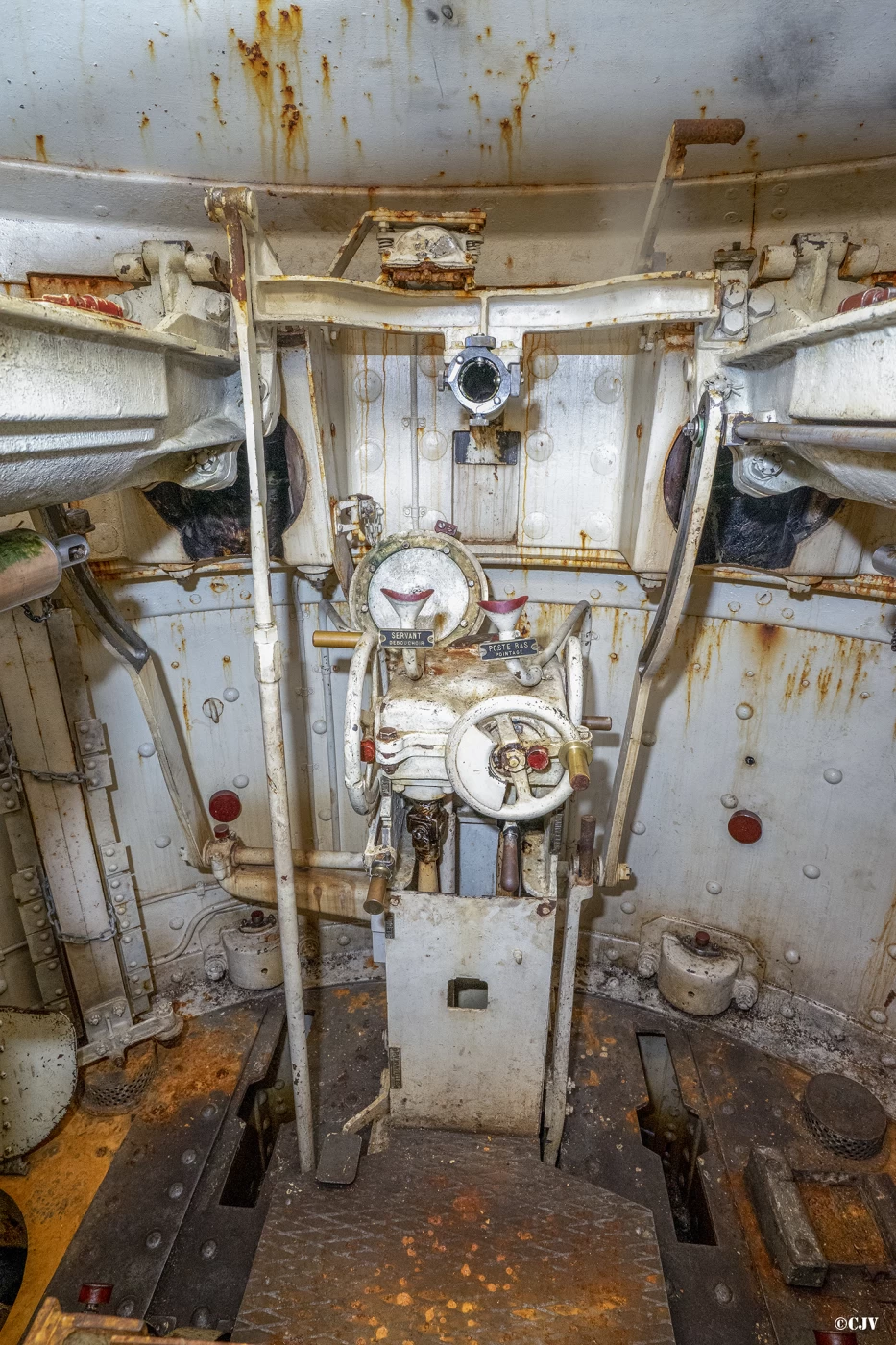 Ligne Maginot - ROCHE LA CROIX (RLC) - (Ouvrage d'artillerie) - Bloc 5
Tourelle 75/33
Poste de tir - Lia VERMEULEN