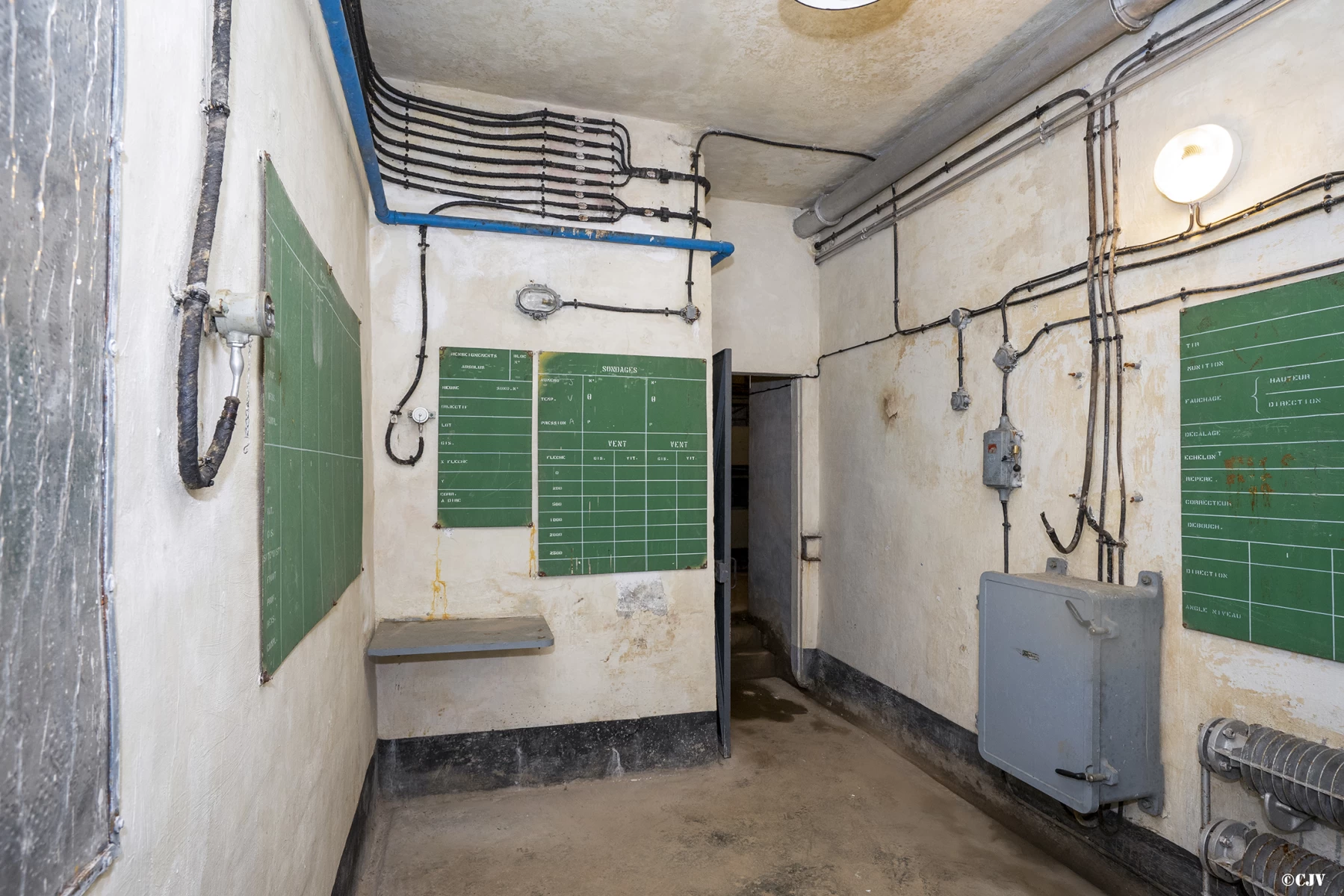 Ligne Maginot - ROCHE LA CROIX (RLC) - (Ouvrage d'artillerie) - Bloc 5
Étage intermédiaire
PC de la tourelle de 75mm - Lia VERMEULEN