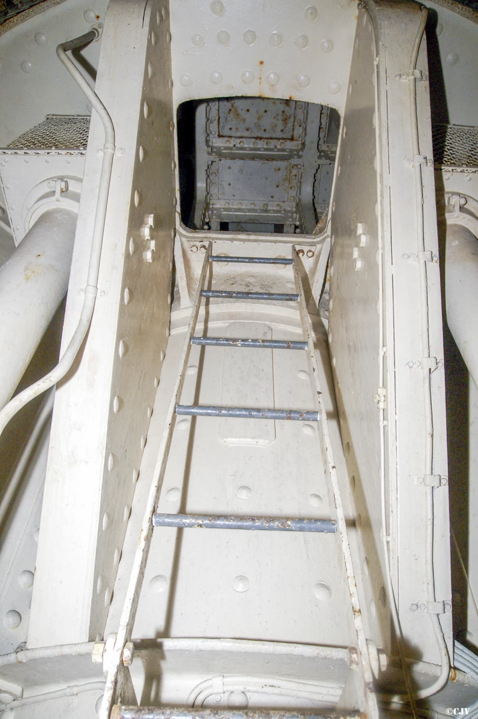 Ligne Maginot - ROCHE LA CROIX (RLC) - (Ouvrage d'artillerie) - Bloc 5
Tourelle 75/33
Passage vers la chambre de tir - Lia VERMEULEN