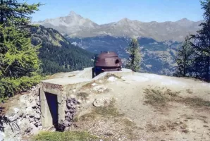 Ligne Maginot - CHAPELLE SAINT SIMON (TD N° 604) - (Cuve pour arme d'infanterie) - Tourelle démontable STG mle 35 37 pour une mitrailleuse Hotchkiss mle 1914