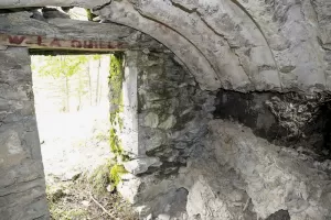 Ligne Maginot - MOTTE TREMBLANTE (QUARTIER DU PéAS - 107° BCA) - (PC de Quartier) - 