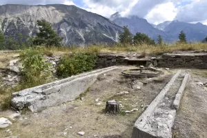 Ligne Maginot - BATTERIE DES CAURRES - (Position d'artillerie préparée) - Emplacement d'une pièce de 75 mm et la plateforme d'ancrage