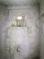 Ligne Maginot - CHATELET EST - (Blockhaus pour arme infanterie) - Le créneau vu de l'intérieur