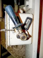 Ligne Maginot - LAUDREFANG - A37 - (Ouvrage d'infanterie) - Bloc 3
Etage inférieur de la tourelle mitrailleuses
Commande du ventilateur